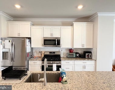 1235 Greylock Lane - Photo Thumbnail 14