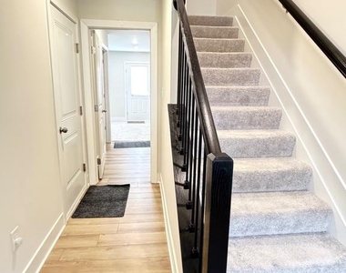 1235 Greylock Lane - Photo Thumbnail 8