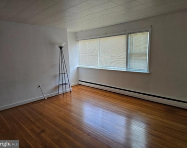 618 Biggs Avenue - Photo Thumbnail 3