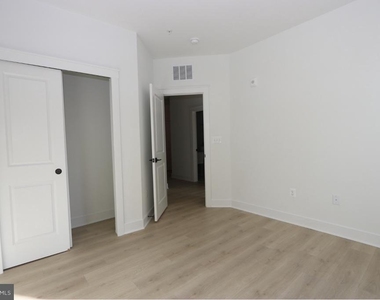 117 E Cromwell Street - Photo Thumbnail 12