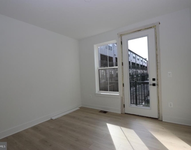 117 E Cromwell Street - Photo Thumbnail 16