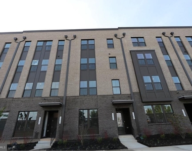117 E Cromwell Street - Photo Thumbnail 7