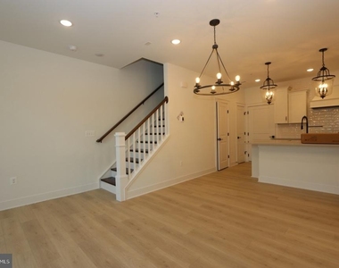 117 E Cromwell Street - Photo Thumbnail 18