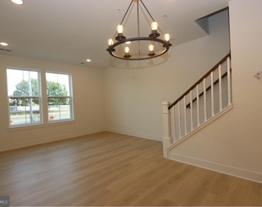 117 E Cromwell Street - Photo Thumbnail 20