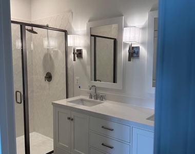 117 E Cromwell Street - Photo Thumbnail 24