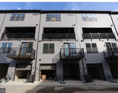 117 E Cromwell Street - Photo Thumbnail 9