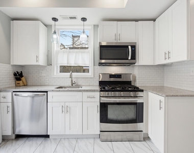1429 Olive Street - Photo Thumbnail 5