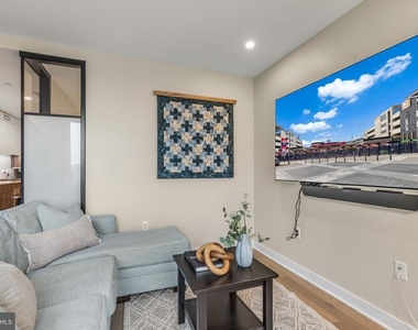 37 L Street Se - Photo Thumbnail 15