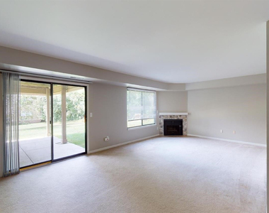 275 Briarcrest Drive - Photo Thumbnail 4