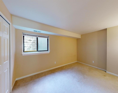 275 Briarcrest Drive - Photo Thumbnail 8