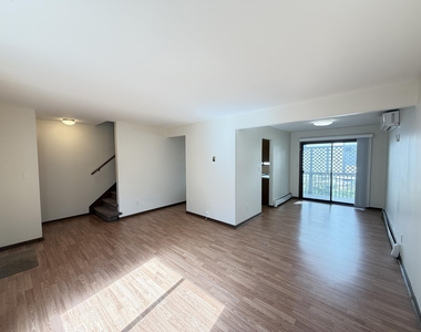 1707 Dexter Avenue - Photo Thumbnail 5