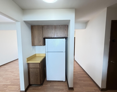 1707 Dexter Avenue - Photo Thumbnail 9