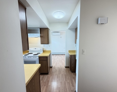 1707 Dexter Avenue - Photo Thumbnail 14
