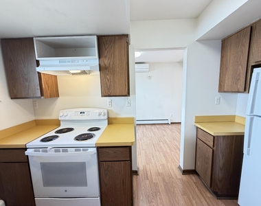 1707 Dexter Avenue - Photo Thumbnail 10