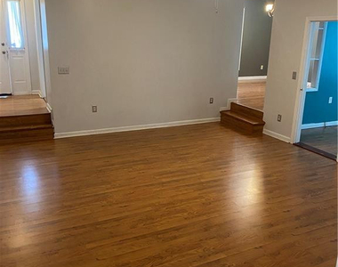 1728 Empress Lane - Photo Thumbnail 6