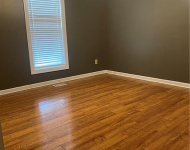 1728 Empress Lane - Photo Thumbnail 3