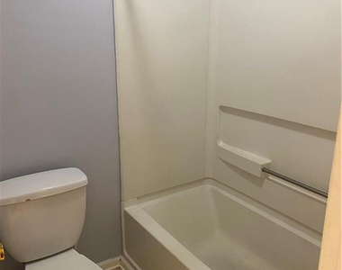 1728 Empress Lane - Photo Thumbnail 10