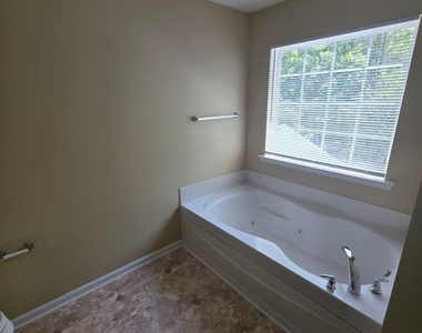 2021 Kirkhaven Road - Photo Thumbnail 11