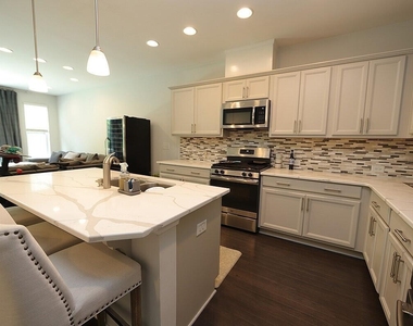 159 Manordale Drive - Photo Thumbnail 9
