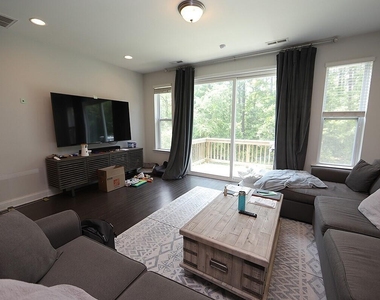 159 Manordale Drive - Photo Thumbnail 6