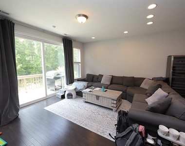 159 Manordale Drive - Photo Thumbnail 7