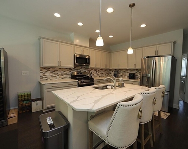 159 Manordale Drive - Photo Thumbnail 8