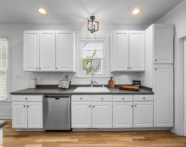 42 Cheswick Place - Photo Thumbnail 8