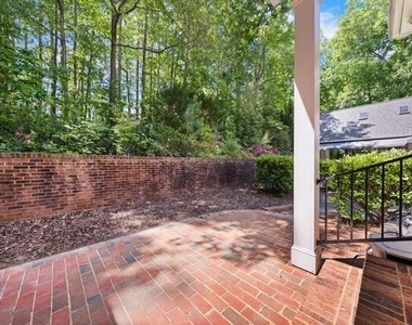 42-a Cheswick Place - Photo Thumbnail 2