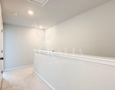 3018 Brellon Lane - Photo Thumbnail 24