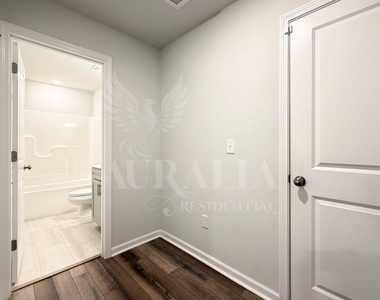3018 Brellon Lane - Photo Thumbnail 5