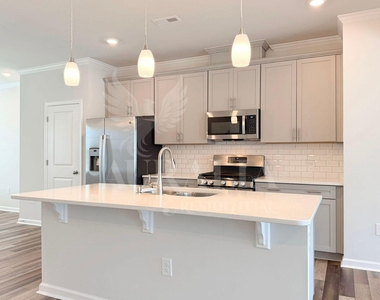 3018 Brellon Lane - Photo Thumbnail 8