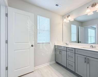 3018 Brellon Lane - Photo Thumbnail 31