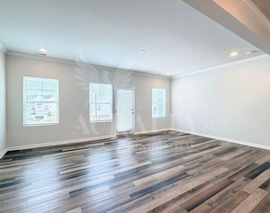 3018 Brellon Lane - Photo Thumbnail 15