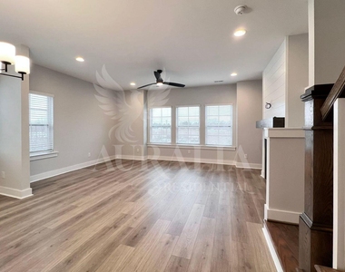 8520 Silsbee Drive - Photo Thumbnail 10