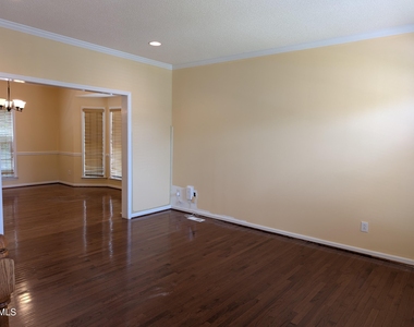 106 Tecumseh Court - Photo Thumbnail 3