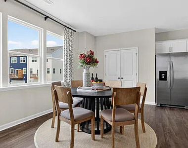 805 Lucky Clover Way - Photo Thumbnail 11