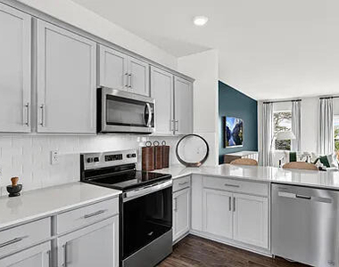 805 Lucky Clover Way - Photo Thumbnail 4