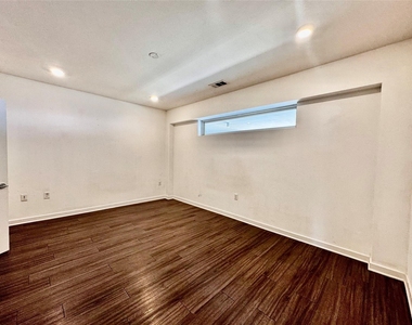 4361 S Congress Ave - Photo Thumbnail 21