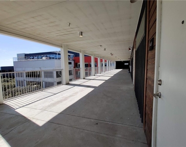 4361 S Congress Ave - Photo Thumbnail 7