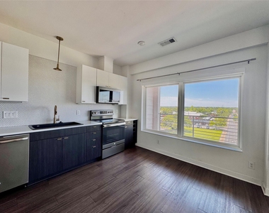4361 S Congress Ave - Photo Thumbnail 1