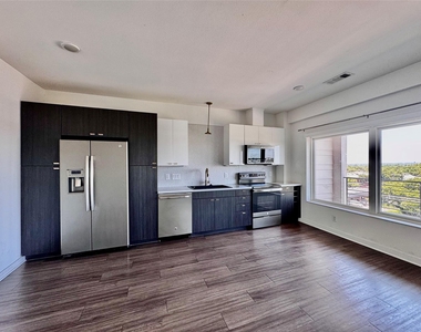 4361 S Congress Ave - Photo Thumbnail 2