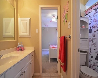 2409 Tivoli Dr - Photo Thumbnail 11
