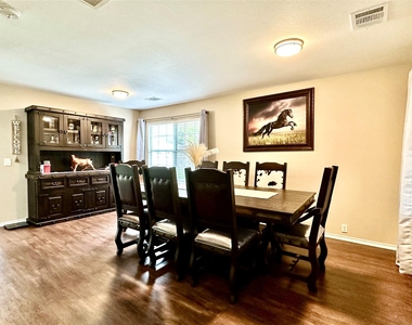 817 Tapestry Cv - Photo Thumbnail 3