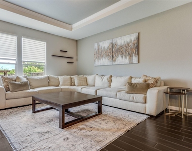 7013 Armagh Dr - Photo Thumbnail 3
