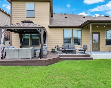 7013 Armagh Dr - Photo Thumbnail 35