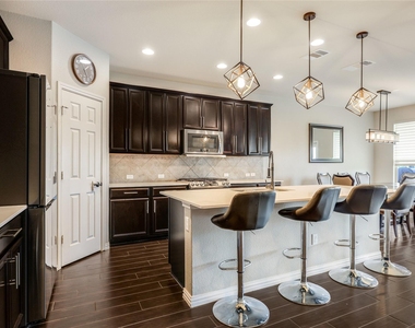 7013 Armagh Dr - Photo Thumbnail 6