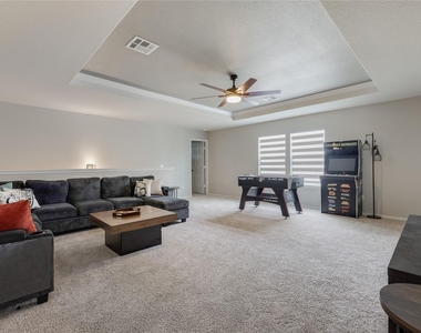 7013 Armagh Dr - Photo Thumbnail 13