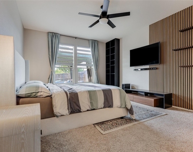 7013 Armagh Dr - Photo Thumbnail 24