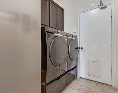 7013 Armagh Dr - Photo Thumbnail 33