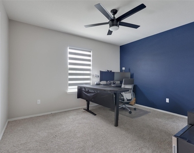 7013 Armagh Dr - Photo Thumbnail 19